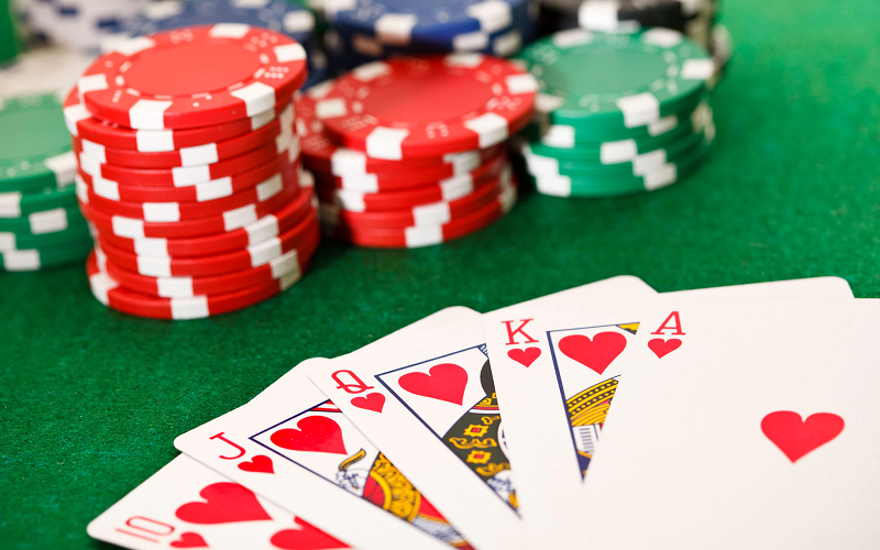 Trải Nghiệm Đáng Nhớ với App Chơi Poker Online Tại EE88